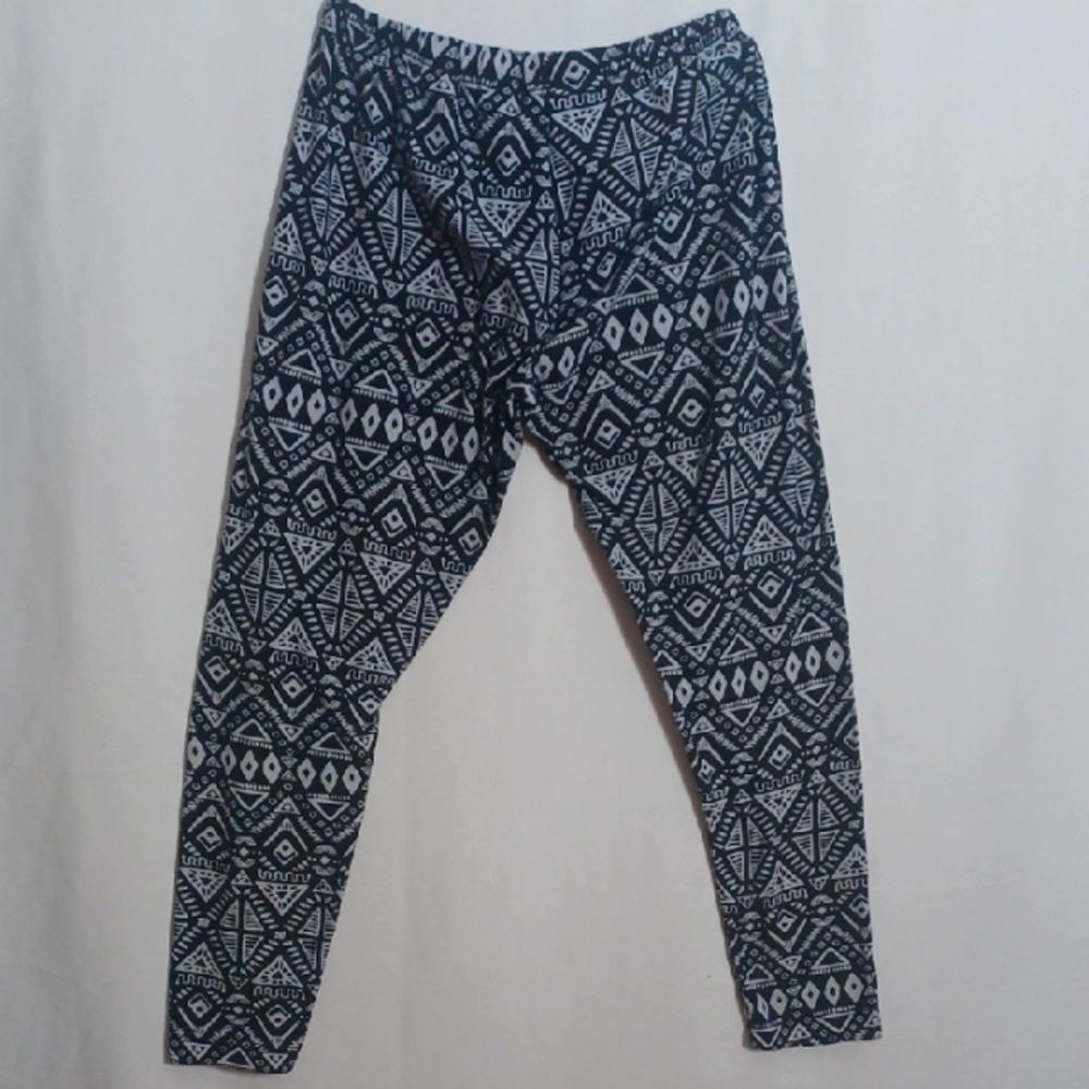 Wonder Nation Black and White Patterned Leggings Large 11-13